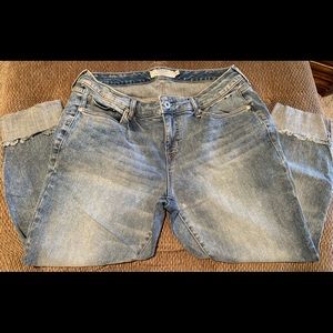 Torrid Rolled Cuff Fringe Bottom Jeans Size 14